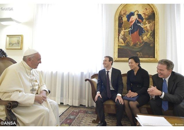 Papa Francisc s-a întâlnit cu Mark Zuckerberg, la Vatican. Despre ce au discutat