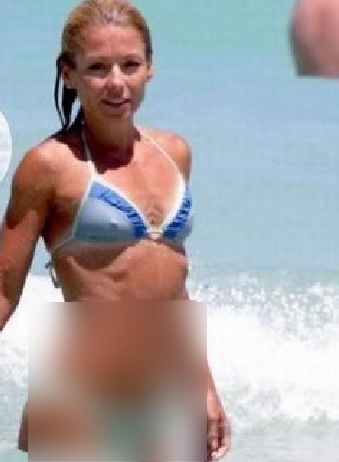 Cum a apărut această blondă în apă la mare. Toţi o arătau cu degetul. Oamenii se uitau MIRAŢI