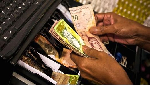 Ţara care majorează salariul minim cu 50%, dar oamenii sunt foarte nemulţumiţi