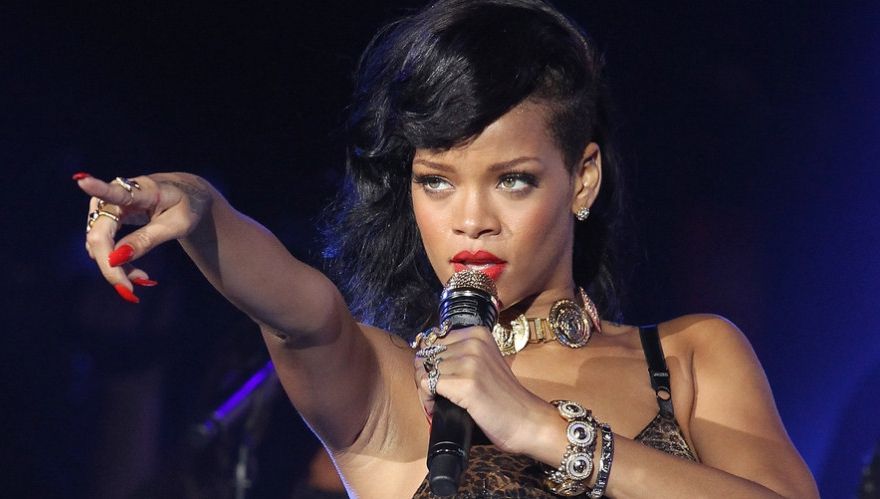 Papagalul care a uimit internetul: O piesă a Rihannei, interpretată mult mai bine de pasărea exotică