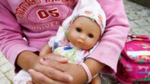 Pedofil din Braşov, arestat preventiv după ce s-a dat pe Facebook drept o fetiţă de 8 ani