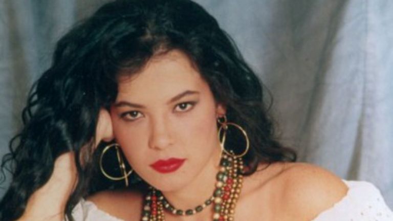 O mai ţii minte pe frumoasa Kassandra? Cum arată acum actriţa din celebrul serial