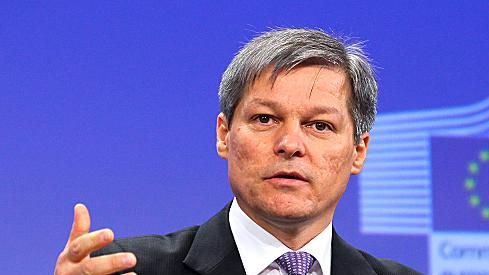 Dacian Cioloş a anunţat cum vor fi ajutaţi românii sinistraţi, după cutremur. Câţi bani primesc