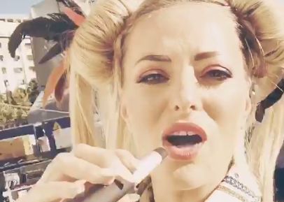 Gestul incredibil pe care l-a făcut Delia înainte să urce pe scena concerului Rihanna 