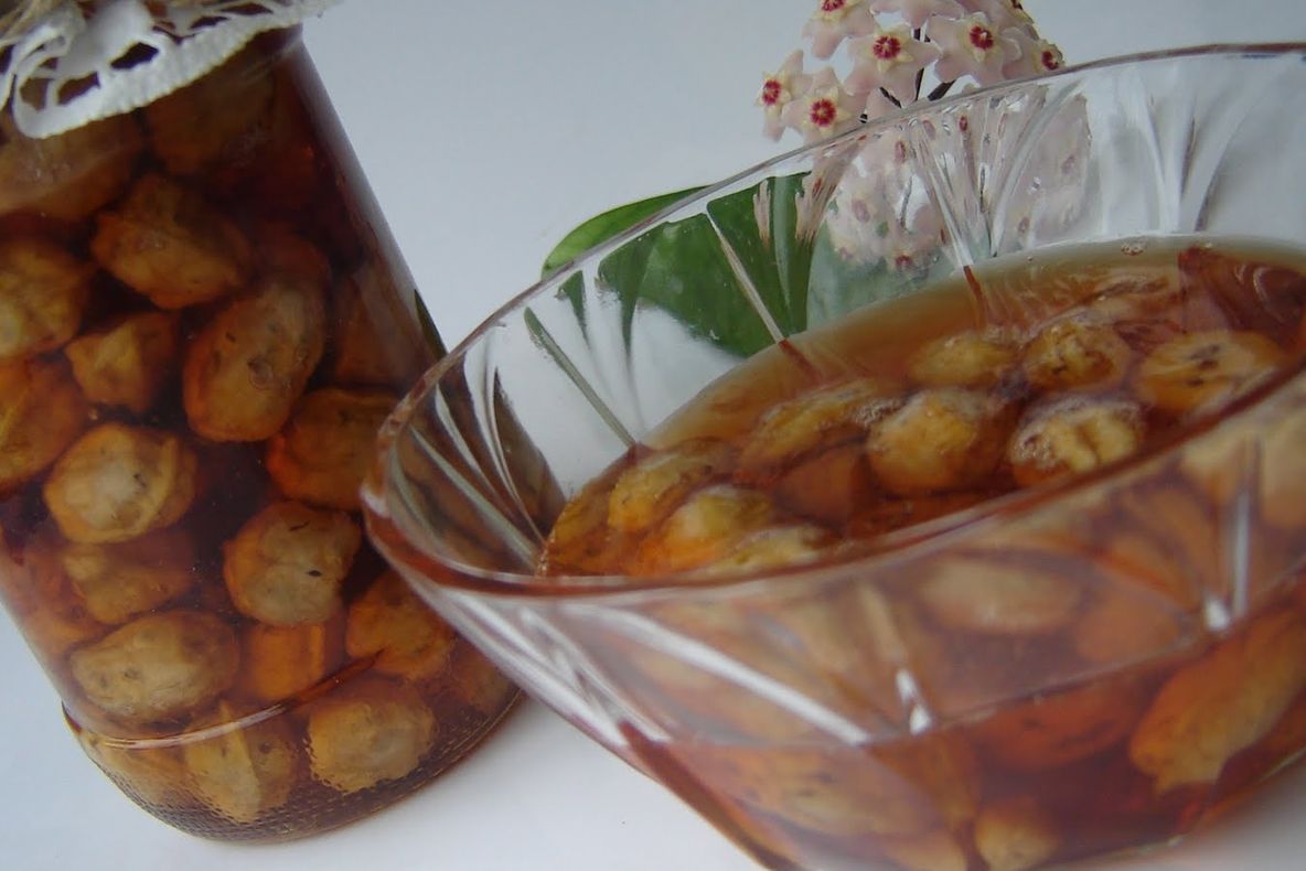 Un deliciu: dulceaţa de nuci verzi. Iată cât de simplu se prepară