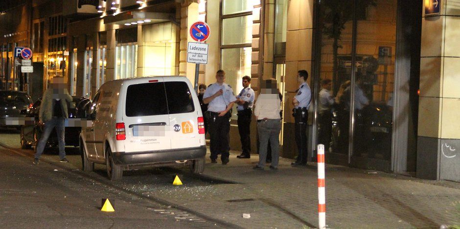 Atac armat în Germania. Primul bilanţ: cel puţin un rănit - atacatorii au fugit