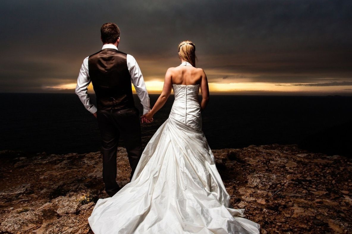 Vrei să te căsătoreşti şi nu ai găsit verigheta potrivită? Aceste inele te vor cuceri iremediabil