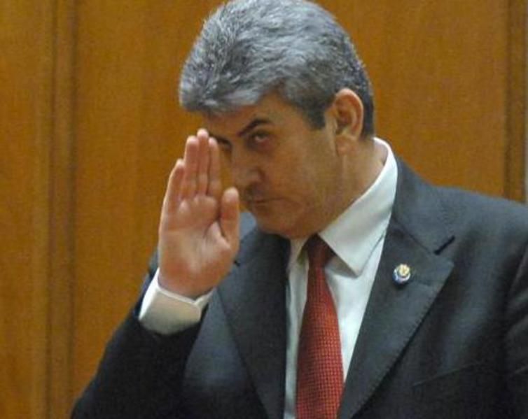 Gabriel Oprea, prima reacţie după ce a rămas fără titlul de doctor: "Decizia, nedreaptă!"