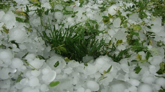 Informare METEO: ploi torenţiale, inundaţii şi căderi de grindină. Intră în vigoare astăzi