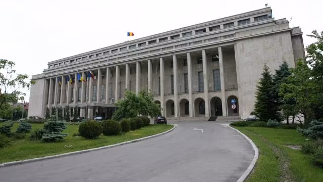 Executivul aprobă înfiinţarea Institutului Naţional de Administraţie pentru formarea funcţionarilor