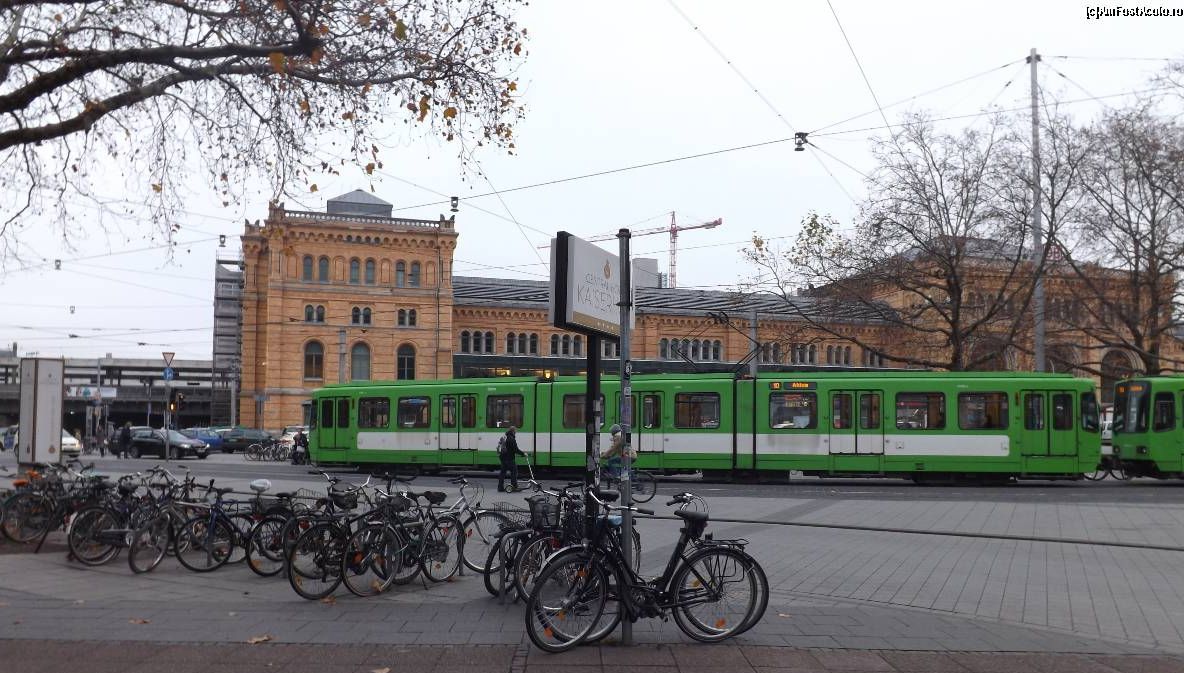 Adolescenta de 16 ani care a înjunghiat un poliţist în Hanovra, la ordinele ISIS, pusă sub acuzare