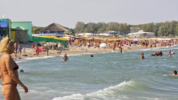 Tragedie pe litoralul românesc, soldată cu doi morţi. Zeci de persoane, salvate în ultima clipă