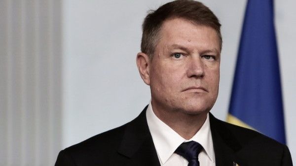 Iohannis a semnat în cartea de condoleanţe în memoria celor morţi în cutremurul din Italia 