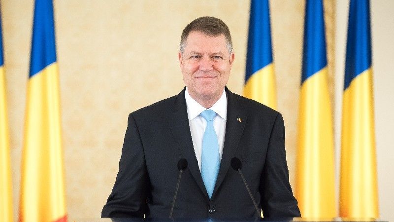 Iohannis l-a decorat pe secretarul general adjunct NATO. Mesajul neaşteptat pe care l-a transmis 