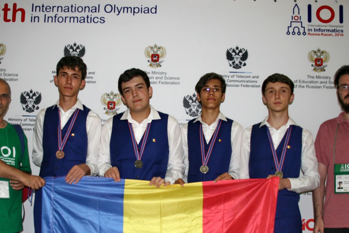 Performanță extraordinară a elevilor români: 4 medalii la Olimpiada Internațională de Informatică