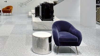 O lume-ntreagă, revoltată. Cum arată tenișii de 2.300 de lei ce seamănă cu cei ”ai oamenilor săraci”