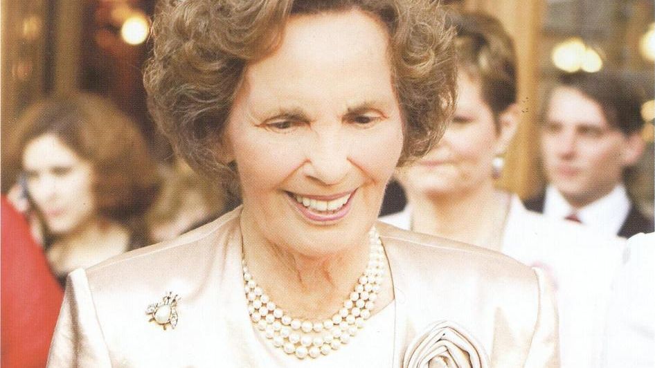 Trupul neînsufleţit al Reginei Ana a ajuns în țară. Când îi pot aduce oamenii un ultim omagiu UPDATE