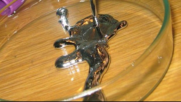 Ce se întâmplă dacă atingi sau inhalezi mercur? Este mai rău decât îţi imaginezi