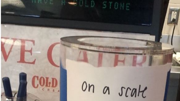 A vrut să primească bacșiș mai mare, dar s-a făcut de râs. Mesajul lipit de un chelner într-un bar