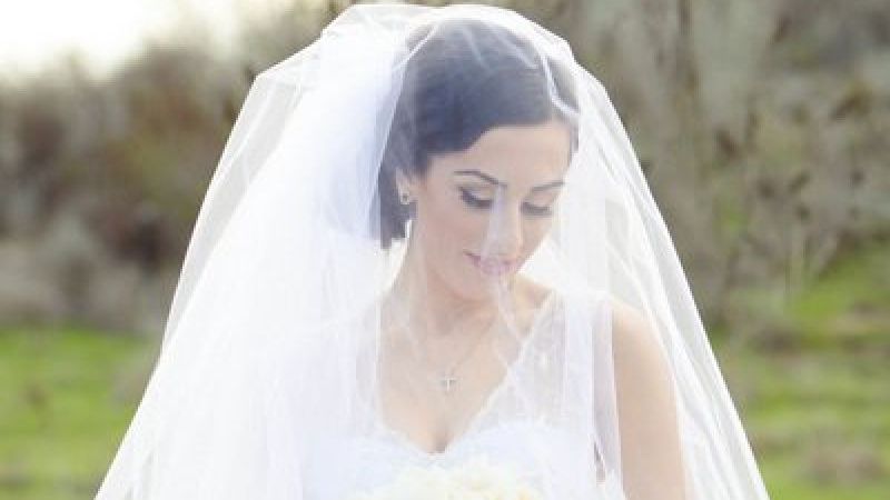 Ce să NU faci atunci când mergi la salon să probezi rochia de mireasă