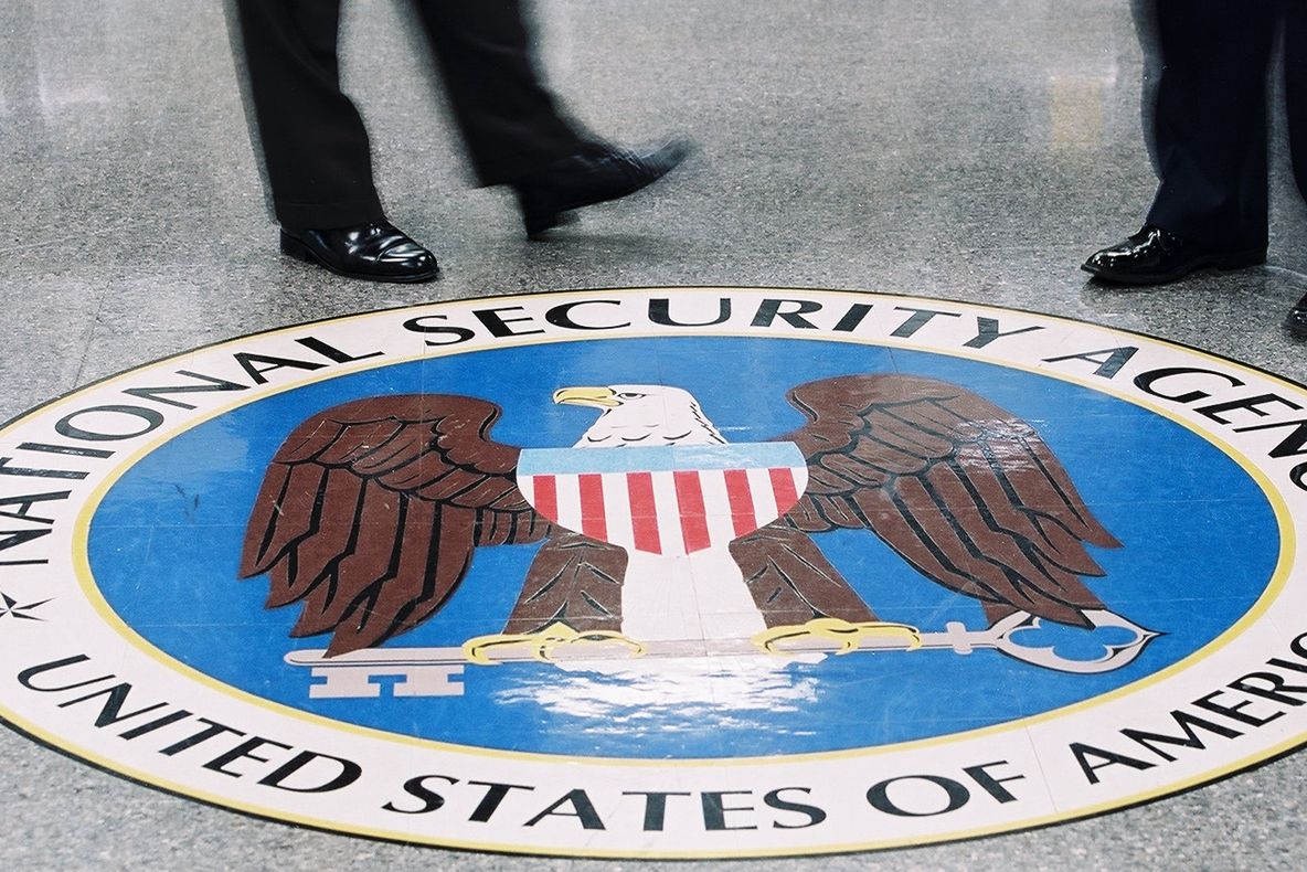 Serverele NSA, atacate de un grup misterios de hackeri