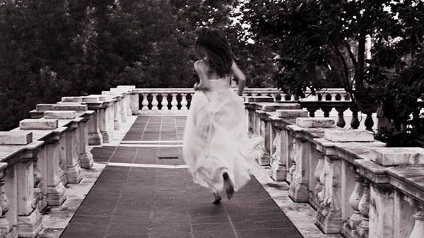 Tatăl ei a murit chiar înainte să se mărite. La nunta a avut parte de o surpriză de proporţii!