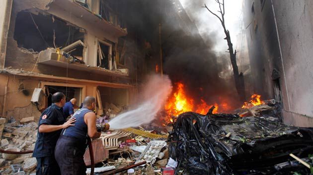 Zeci de morţi şi zeci de răniţi după ce o bombă a explodat la un spital pakistanez. Update