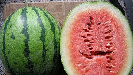 Cum recunoşti un pepene roşu injectat