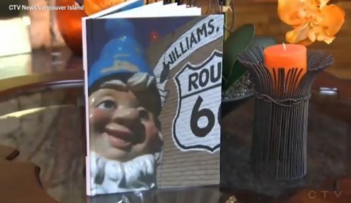 Pitic de grădină, furat.După jumătate de an, proprietara a găsit o carte la poartă:a început să râdă