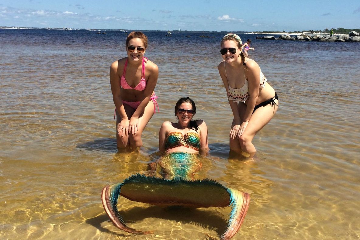 Cele mai penibile fotografii de pe plajă. S-au făcut de râs în faţa tuturor!