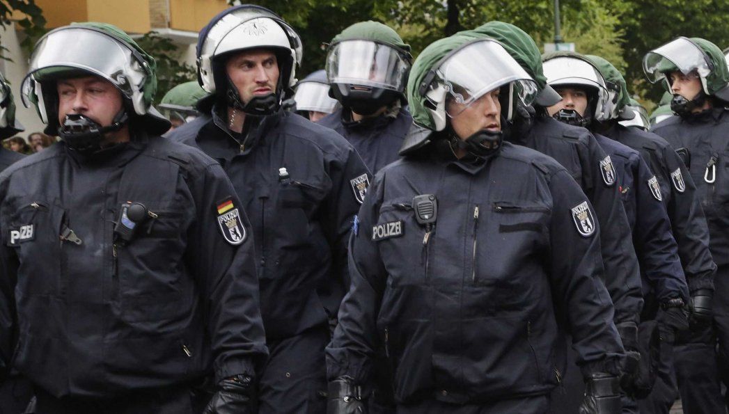 Alertă în Germania. Un bărbat înarmat care s-a baricadat într-un restaurant a fost prins