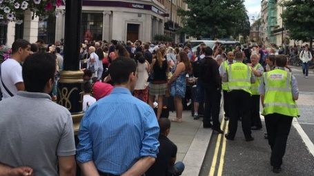 Panică la Londra! O staţie de autobuz, evacuată de urgenţă 