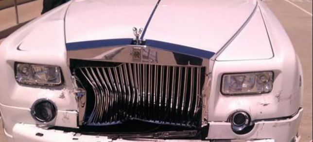Şi-a făcut PRAF Rolls Royce-ul de 250.000$. Când au văzut cine era la volan, poliţiştii ŞOCAŢI