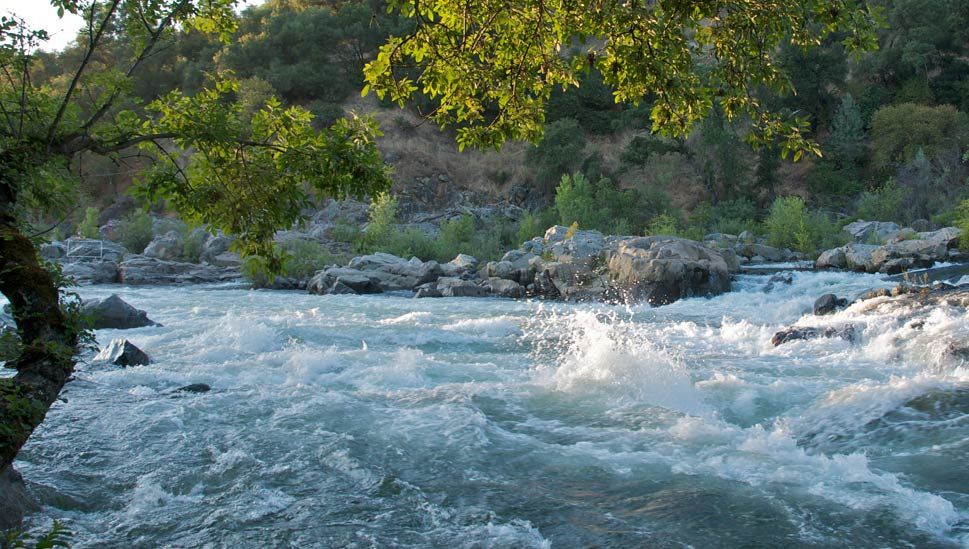 Tragic. O fetiţă a murit înecată, în timp ce voia să îşi facă un selfie