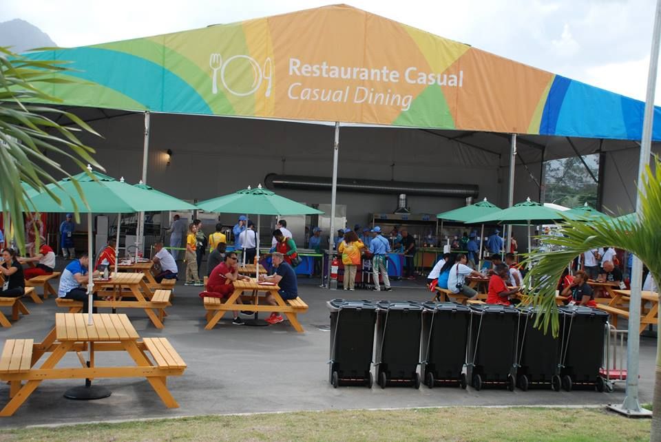 Imagini de senzaţie din Satul Olimpic! Sportivii români mănâncă în cel mai mare restaurant din lume 