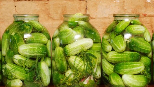 Castraveţi muraţi cu sare: cea mai bună reţetă!