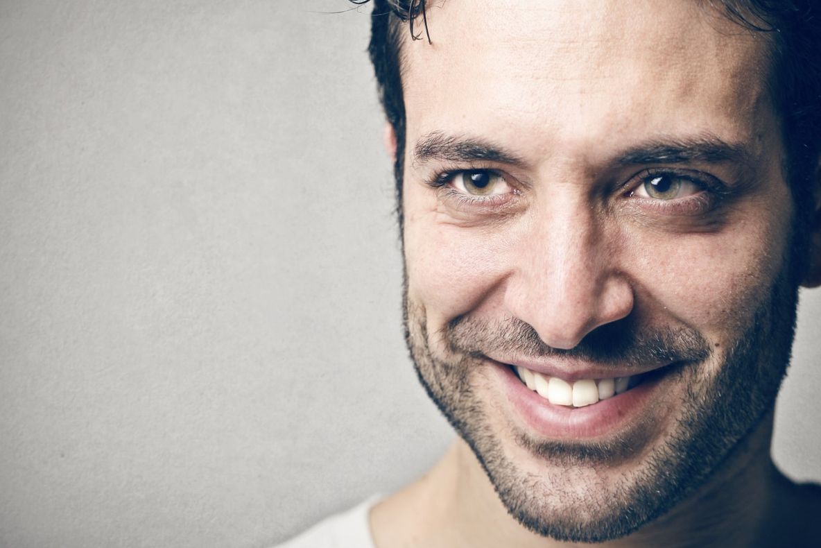 Se vede pe faţa lui că este îndrăgostit de tine. Semne ale gurii care îl dau de gol