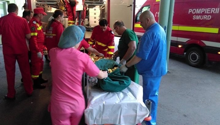 Incendiul de la rafinăria Petromidia: unul dintre răniţi a murit. Care e starea celorlalte victime