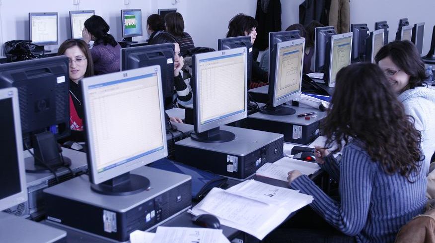 Subiecte INFORMATICĂ BAC 2016 sesiunea august. Consultă AICI subiectele şi baremul la Informatică