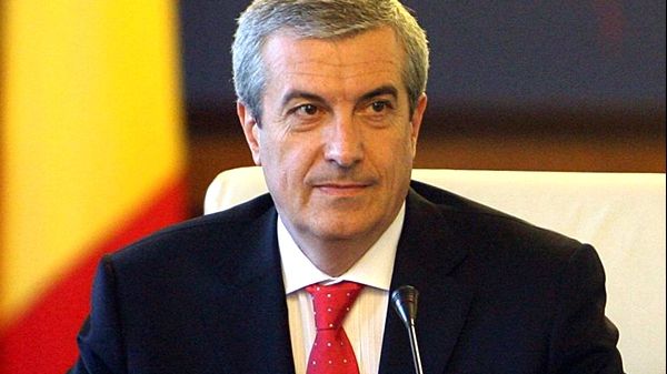 Denunţ pe numele lui Tăriceanu, după ce a "ocolit" coada de la DRPCIV pentru a-şi reînnoi permisul 