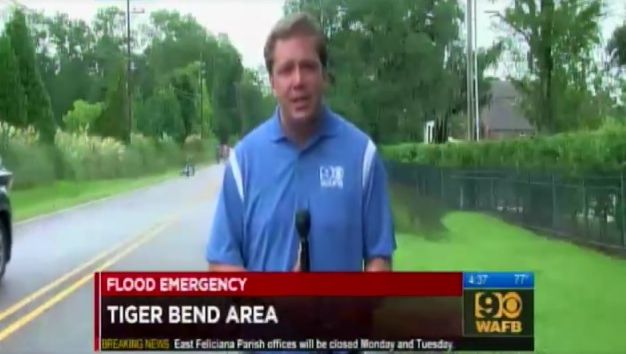 Râzi cu lacrimi! Ce s-a întâmplat în timpul unei transmisiuni în direct. Reporterul nu bănuia nimic