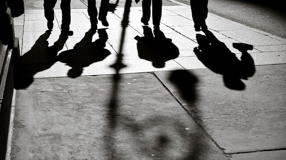 Cum recunoaștem "acoperiții" grei din societate?