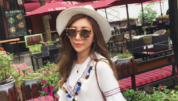 Această tânără reuşeşte să facă zeci de mii de dolari pe lună din pasiunea ei