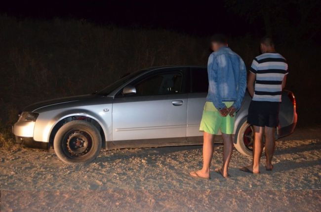 Doi tineri au rămas fără bolid, după o aventură de peste 25.000 de lei