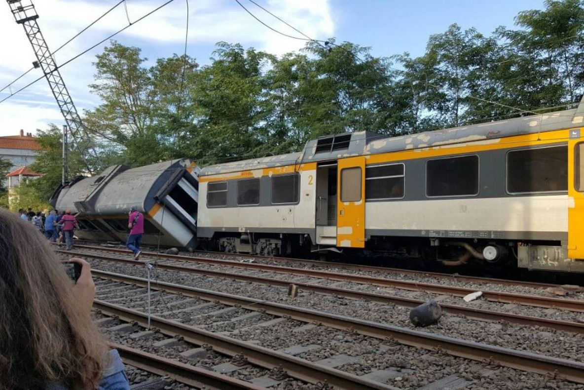 Accident de tren în Spania: Cel puţin patru oameni au murit
