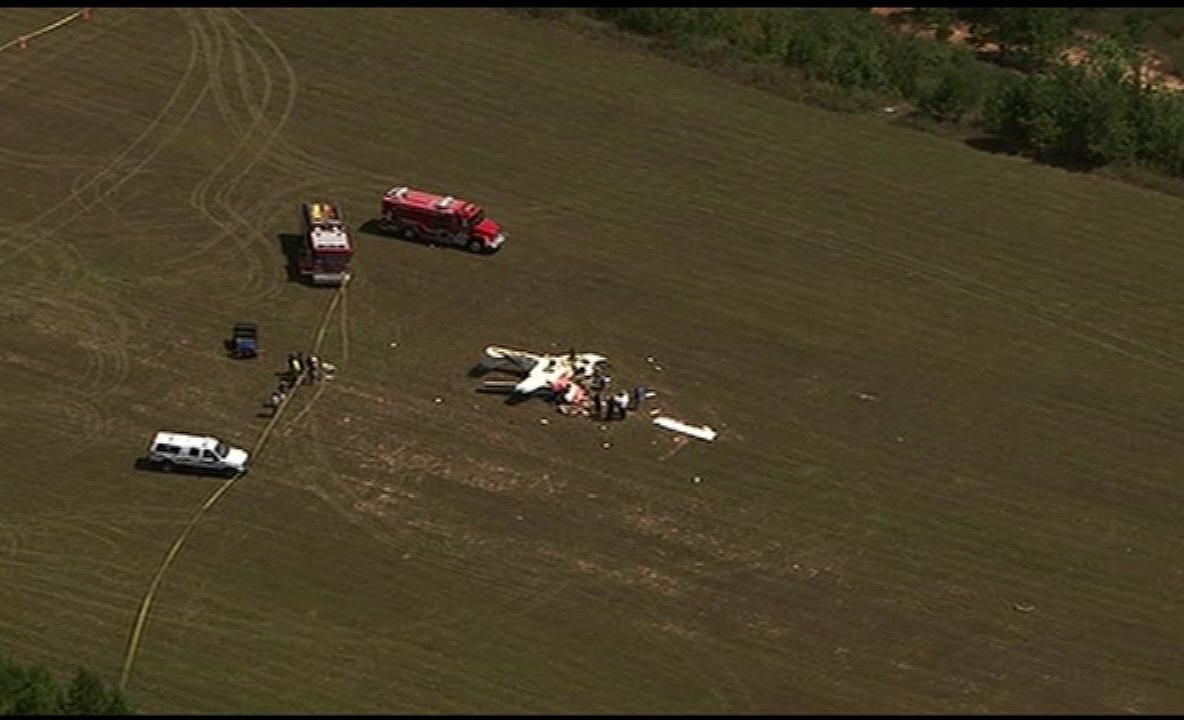 Două avioane ușoare s-au ciocnit în aer: trei persoane au murit pe loc