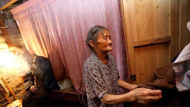 Locuiesc de 54 de ani într-un loc cu totul neaşteptat. Nu vor să se mute sub nicio formă de acolo