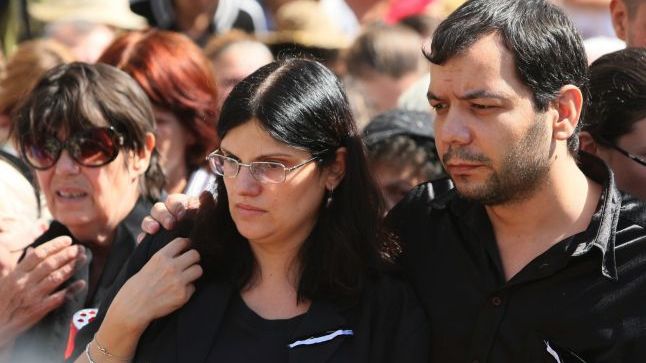 Ce au făcut părintii lui Ionuţ Anghel la mormântul micuţului după ce au devenit milionari