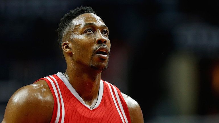 Baschetbalistul Dwight Howard, internat de urgenţă la spital 