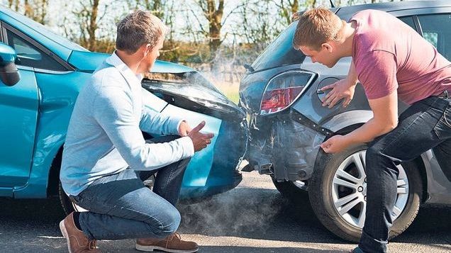 Tarifele RCA pentru persoane fizice ar trebui să scadă la 400 de lei pe an